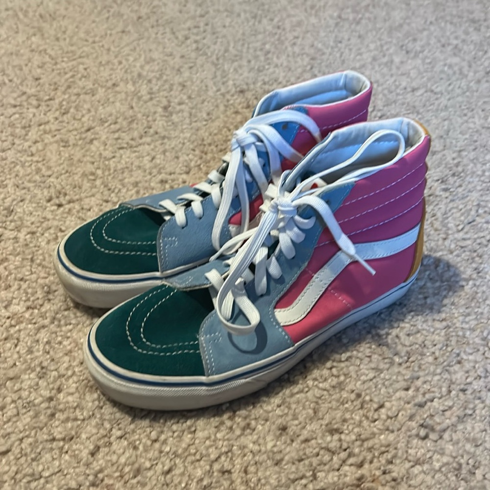 Hardly worn multicolor vans